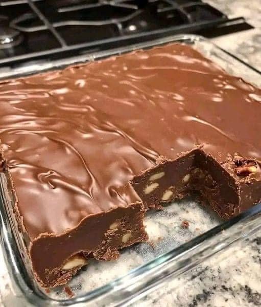 PAULA DEEN’S 5-MINUTES FUDGE 480745309_2100501107063397_5304867488416568928_n